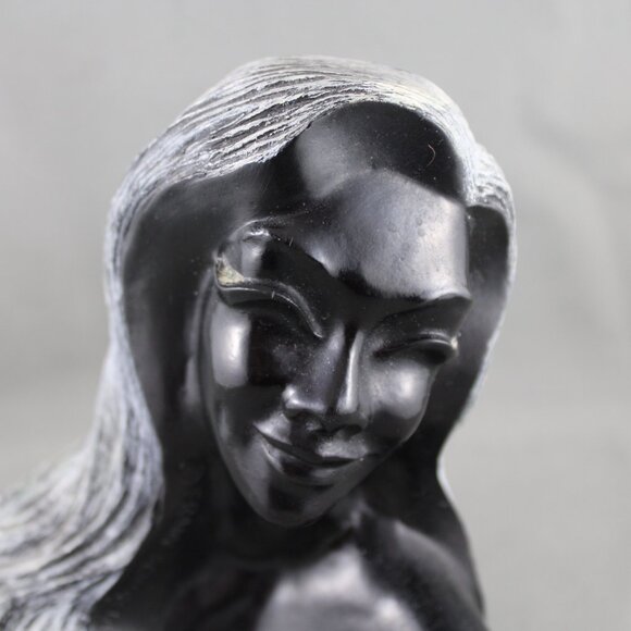 Frank Schirman Female Bust - Kanani the Beauty - Made from Coral - Picture 2 of 9